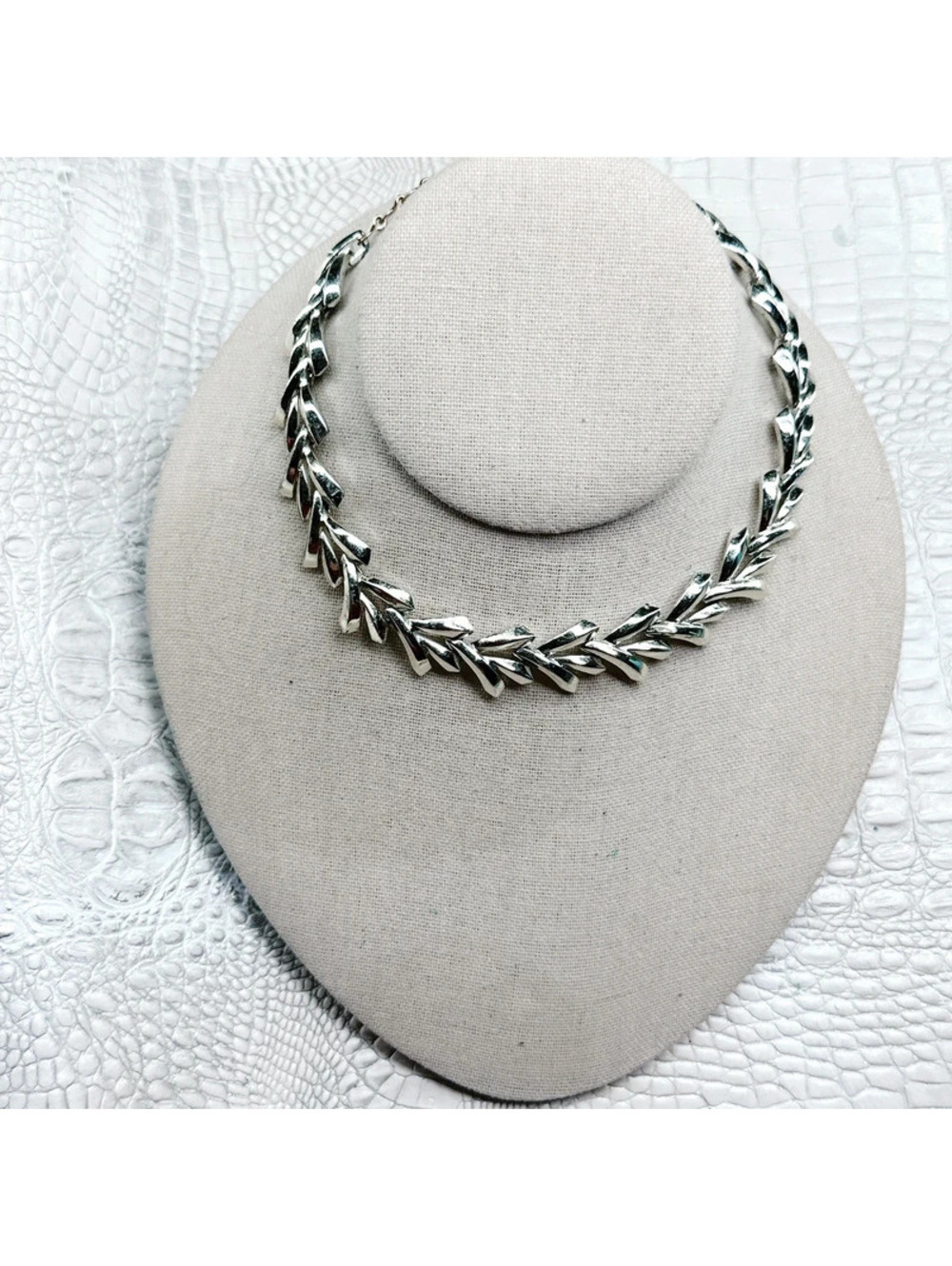 Goldtone Vintage Choker